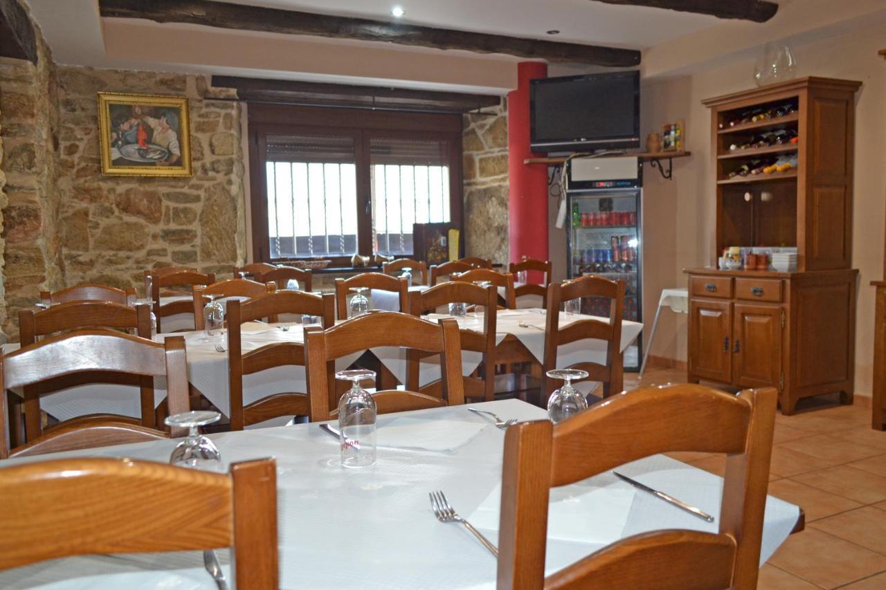Hotel Rural Val Dos Pigarros Lubian Exterior photo